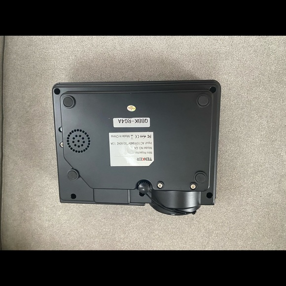 Tenker Q5 Mini LCD Projector-1500 Lumens - Picture 4 of 5